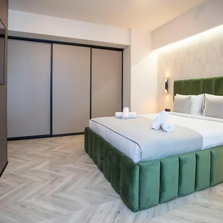 Boudoir 139 Tower 14-18th Floor
