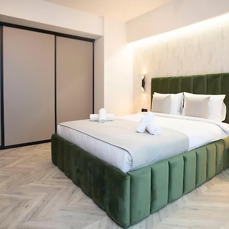 Boudoir 139 Tower -18th Floor