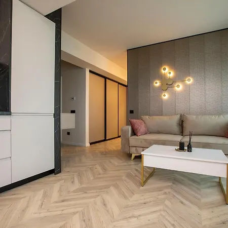 Boudoir 139 Tower -18th Floor
