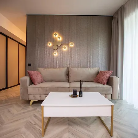 Boudoir 139 Tower -18th Floor