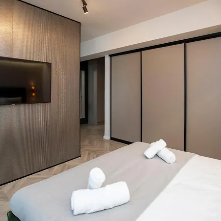 Boudoir 139 Tower -18th Floor Apartament