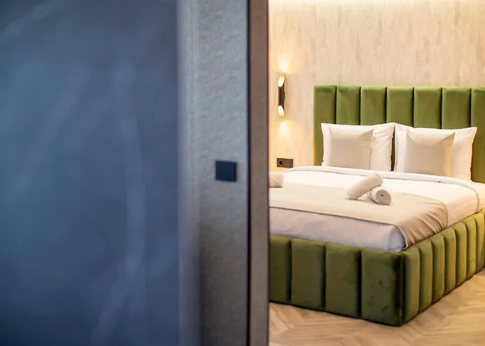 Boudoir 139 Tower 14-18th Floor