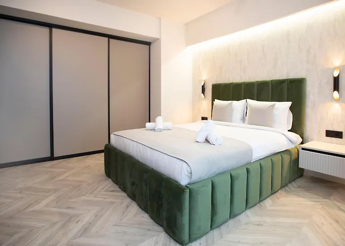 Boudoir 139 Tower 14-18th Floor