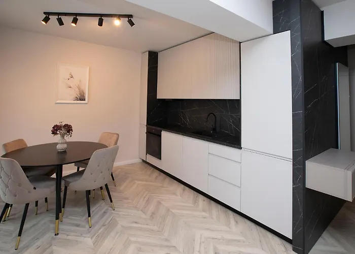 Boudoir 139 Tower 14-18th Floor Kluž