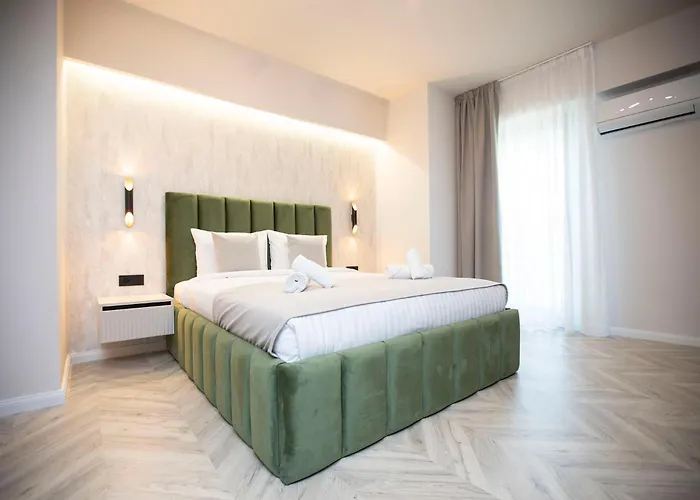 Boudoir 139 Tower 14-18th Floor Apartment